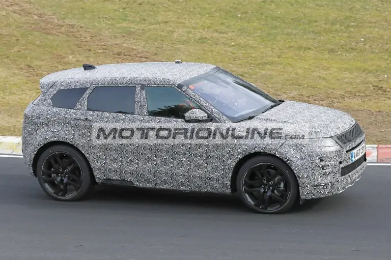 Range Rover Evoque foto spia 27-3-2018 - 5