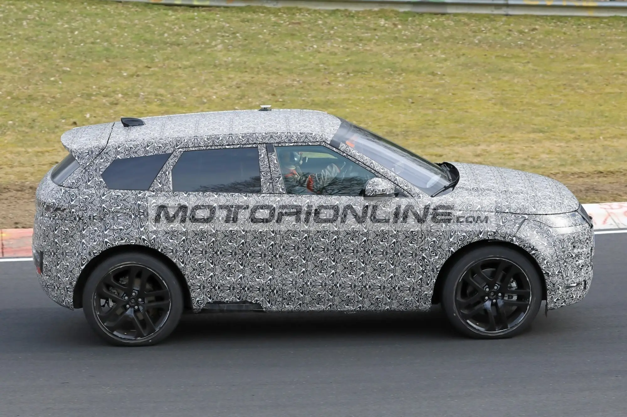 Range Rover Evoque foto spia 27-3-2018 - 6
