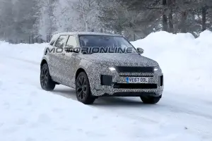 Range Rover Evoque MY 2019 foto spia 15 gennaio 2018