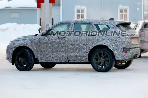 Range Rover Evoque MY 2019 foto spia 15 gennaio 2018
