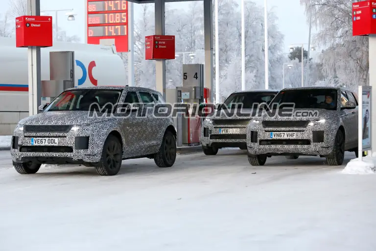 Range Rover Evoque MY 2019 foto spia 15 gennaio 2018 - 16
