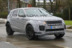 Range Rover Evoque seconda generazione foto spia 14 dicembre 2017 - 2