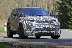 Range Rover Evoque seconda generazione foto spia 3 maggio 2017 - 2