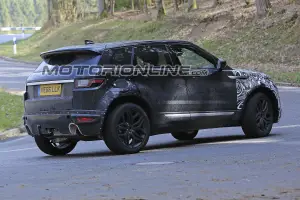 Range Rover Evoque seconda generazione foto spia 3 maggio 2017