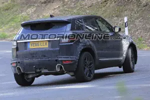 Range Rover Evoque seconda generazione foto spia 3 maggio 2017 - 6