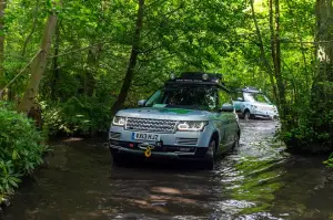 Range Rover Hybrid - Silk Trail 2013