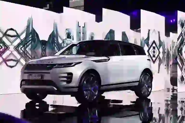 Range Rover - Live for the City Milano - 1