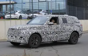 Range Rover LWB 2021 - Foto spia 27-10-2020 - 4