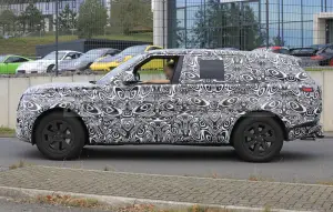 Range Rover LWB 2021 - Foto spia 27-10-2020