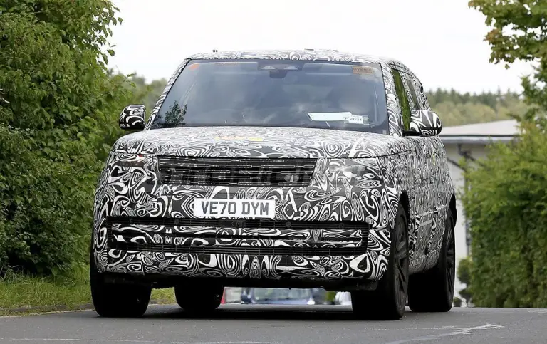 Range Rover PHEV 2022 - Foto spia 20-10-2021 - 14