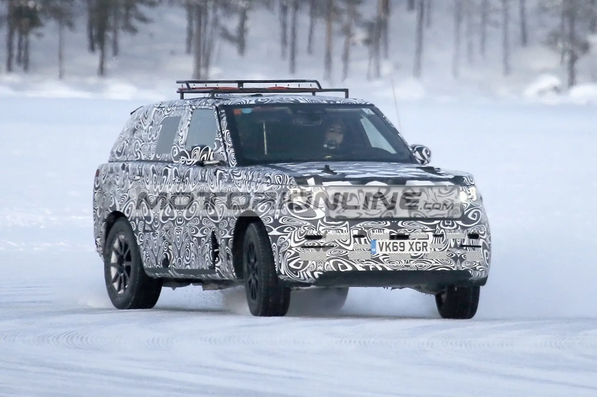 Range Rover Sport 2021 - Foto spia 7-2-2020 - 16