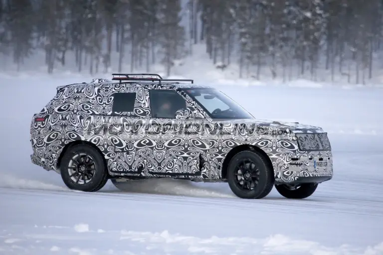 Range Rover Sport 2021 - Foto spia 7-2-2020 - 20