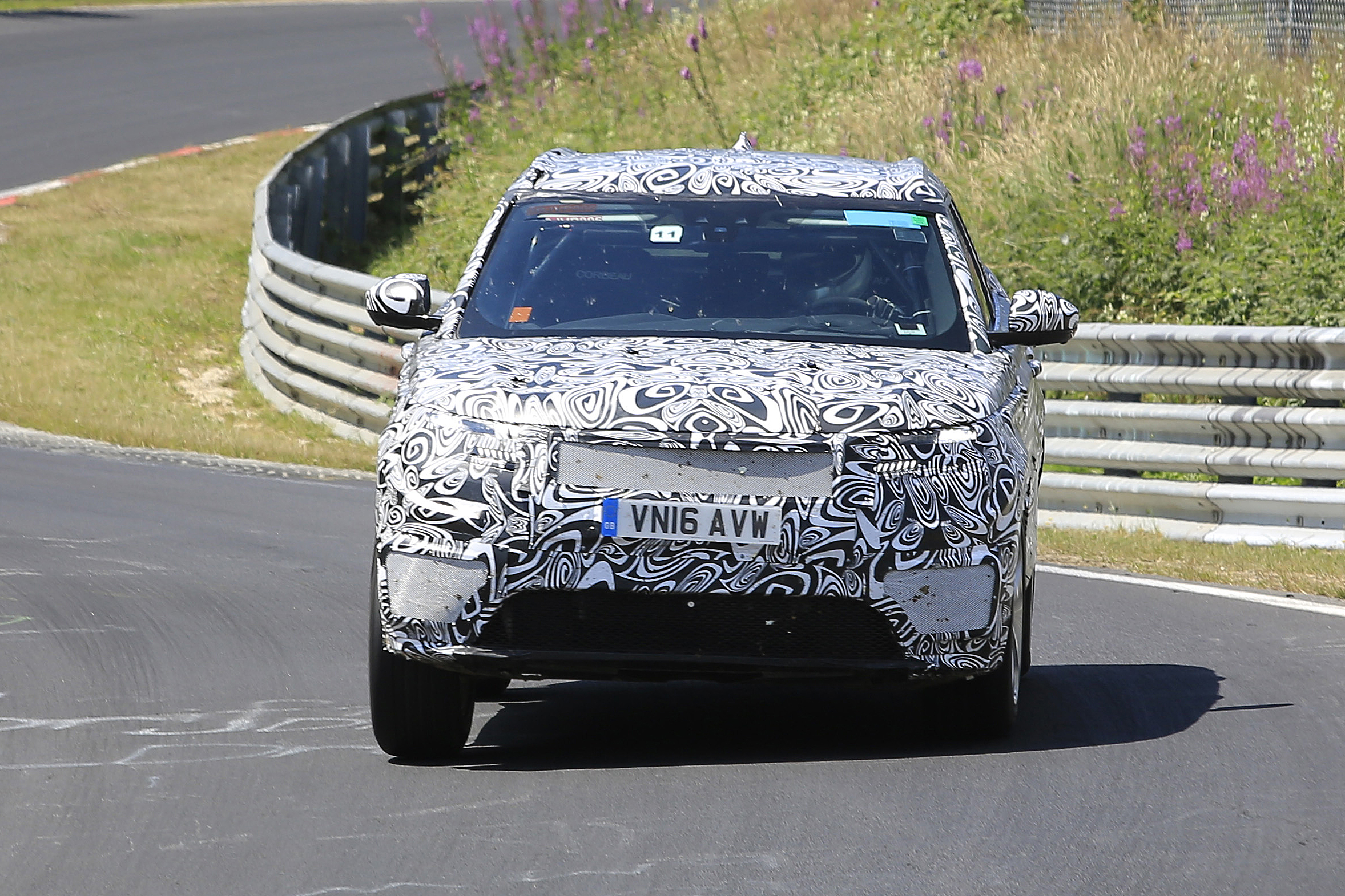 Range Rover Sport Coupe foto spia Nurburgring 19 luglio 2016