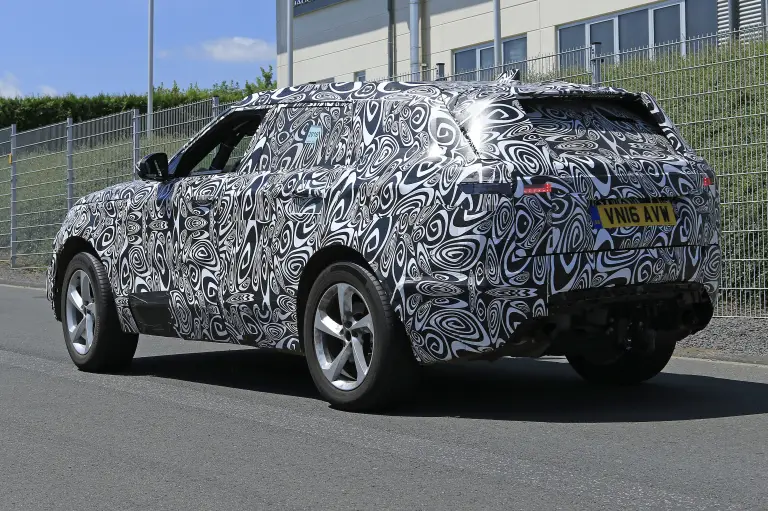 Range Rover Sport Coupe foto spia Nurburgring 19 luglio 2016 - 21