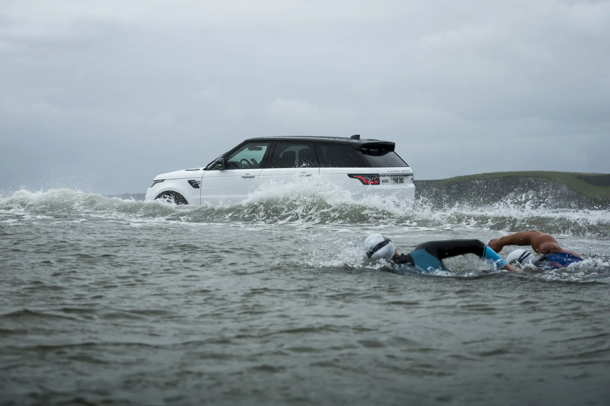 Range Rover Sport P400e - Sfida in mare - 2