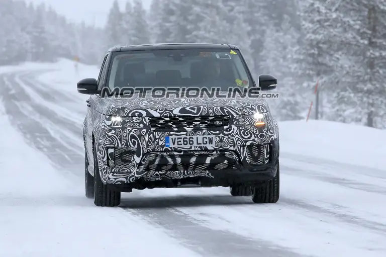 Range Rover Sport restyling foto spia 28 febbraio 2017 - 1