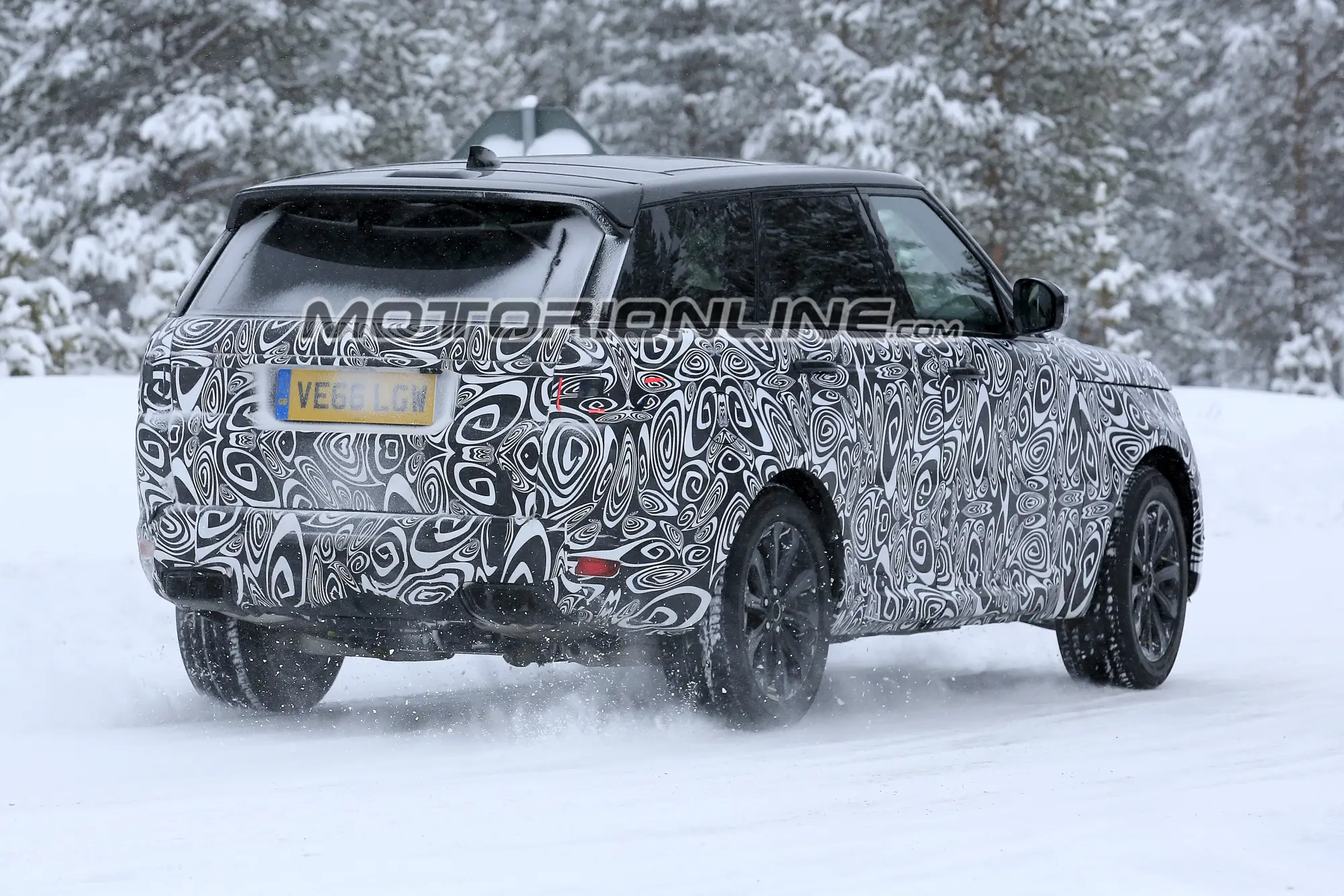 Range Rover Sport restyling foto spia 28 febbraio 2017 - 5