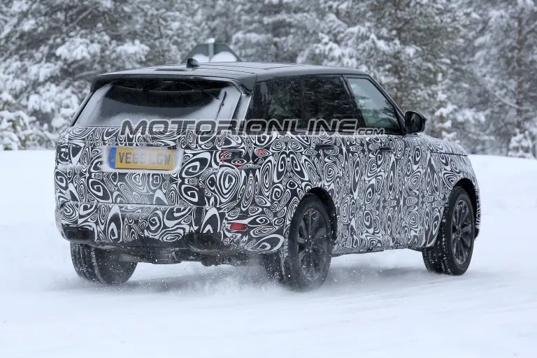 Range Rover Sport restyling foto spia 28 febbraio 2017 - 5