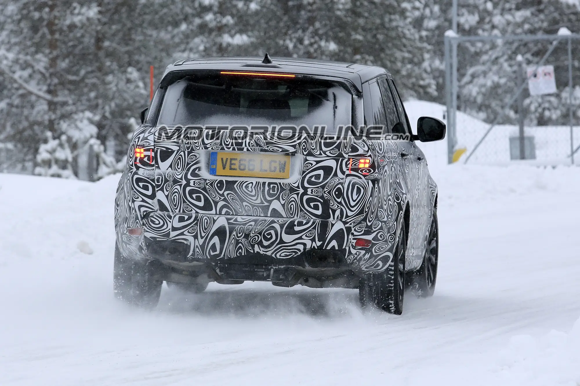 Range Rover Sport restyling foto spia 28 febbraio 2017 - 6