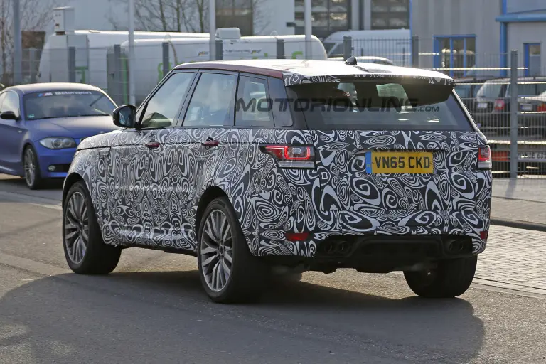 Range Rover Sport SVR 2017 - Foto spia 21-04-2016 - 11