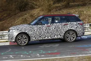 Range Rover Sport SVR 2017 - Foto spia 21-04-2016