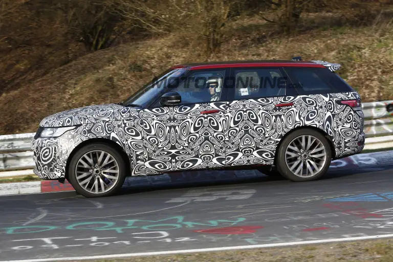 Range Rover Sport SVR 2017 - Foto spia 21-04-2016 - 3