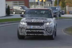 Range Rover Sport SVR 2017 - Foto spia 21-04-2016