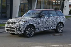 Range Rover Sport SVR 2017 - Foto spia 21-04-2016