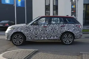 Range Rover Sport SVR 2017 - Foto spia 21-04-2016