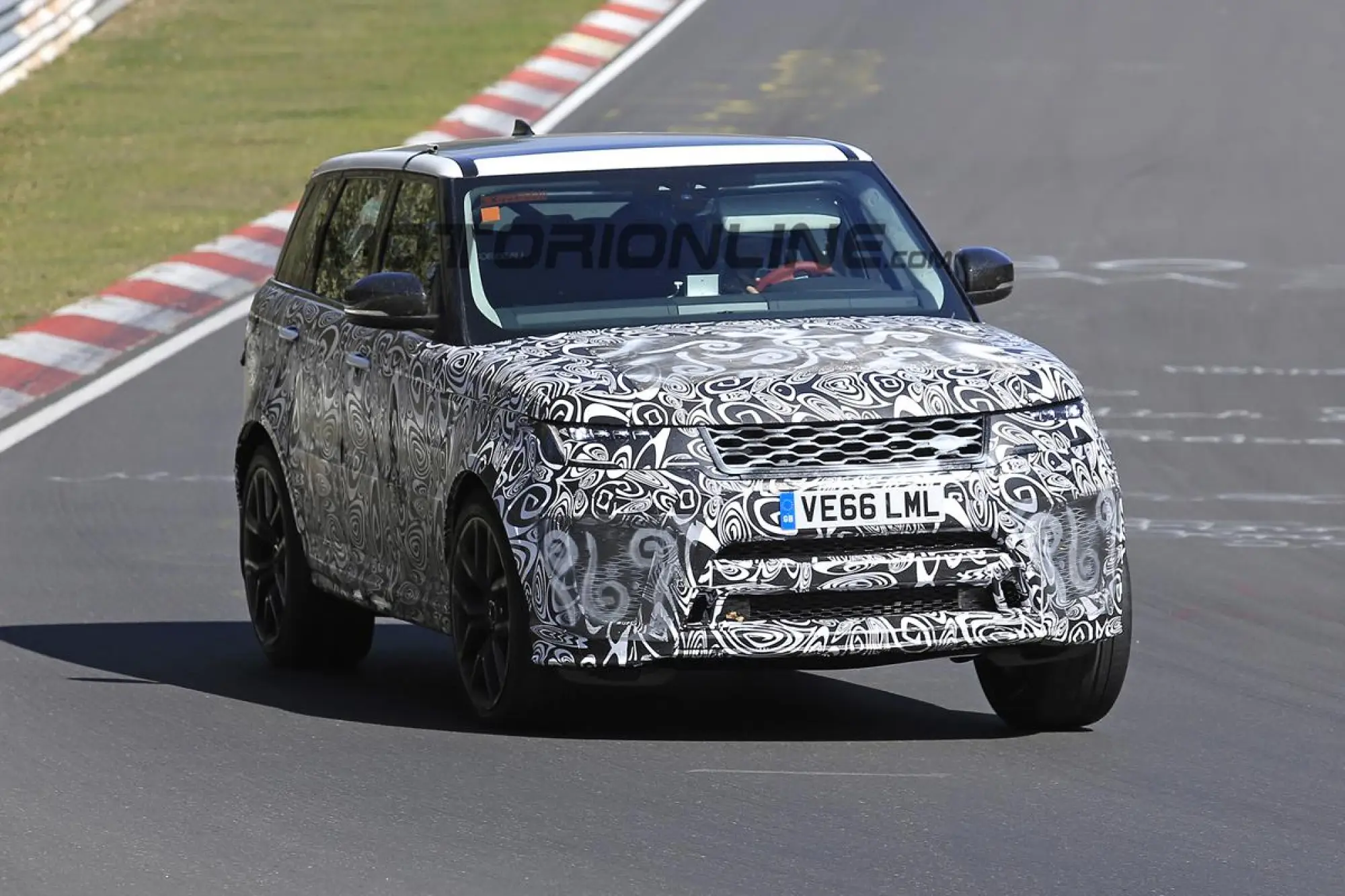 Range Rover Sport SVR 2018 - Foto spia 30-03-2017 - 10