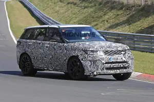 Range Rover Sport SVR 2018 - Foto spia 30-03-2017