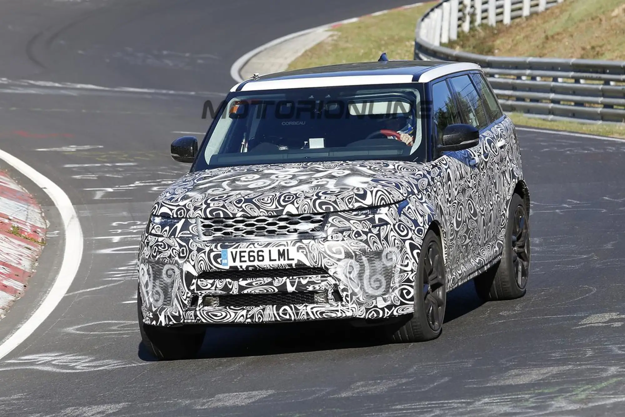 Range Rover Sport SVR 2018 - Foto spia 30-03-2017 - 1