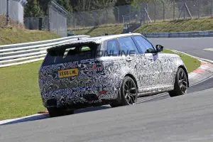 Range Rover Sport SVR 2018 - Foto spia 30-03-2017