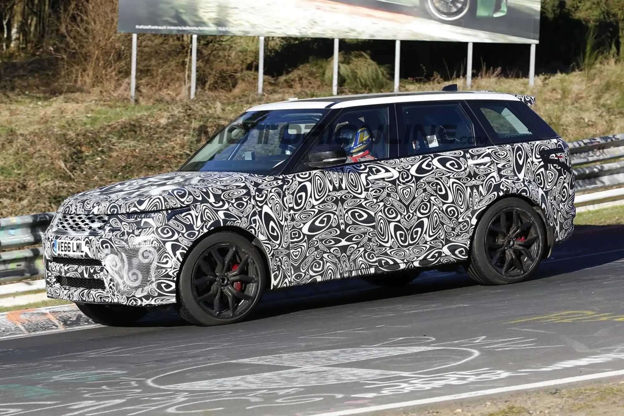 Range Rover Sport SVR 2018 - Foto spia 30-03-2017 - 4
