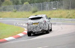 Range Rover Sport SVR 2022 - Foto spia 17-08-2021