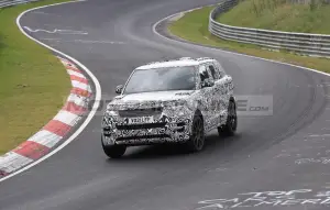 Range Rover Sport SVR 2023 - Foto spia 21-09-2021