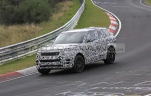 Range Rover Sport SVR 2023 - Foto spia 21-09-2021 - 16