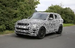 Range Rover Sport SVR 2023 - Foto spia 21-09-2021