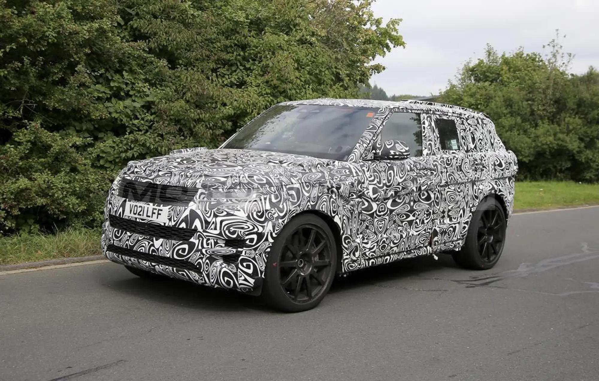 Range Rover Sport SVR 2023 - Foto spia 21-09-2021 - 2