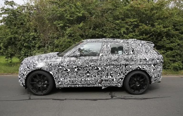 Range Rover Sport SVR 2023 - Foto spia 21-09-2021 - 7