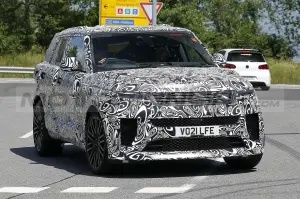 Range Rover Sport SVR 2023 - Foto Spia 24-06-2022 - 7