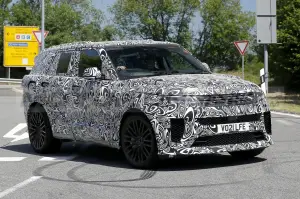 Range Rover Sport SVR 2023 - Foto Spia 24-06-2022 - 5