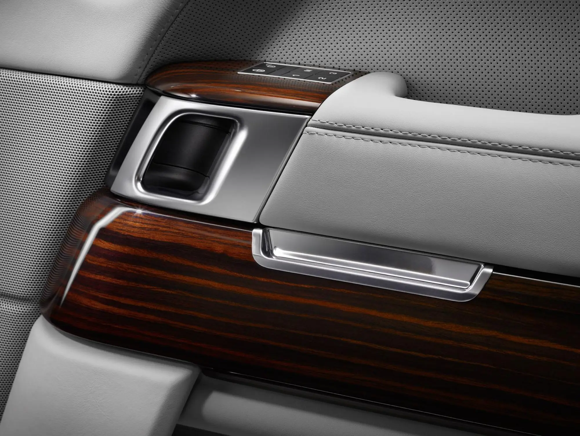 Range Rover SVAutobiography - 22