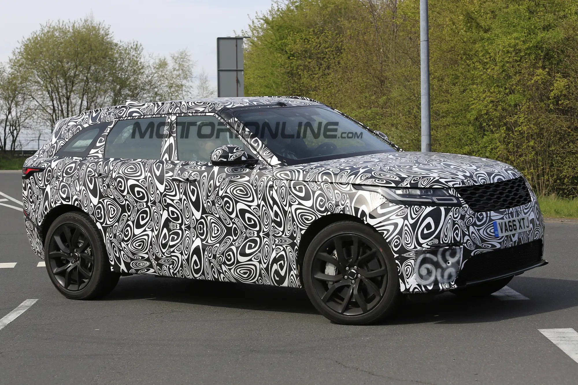 Range Rover Velar SVR - Foto spia 27-04-2017 - 12