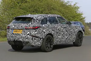 Range Rover Velar SVR - Foto spia 27-04-2017