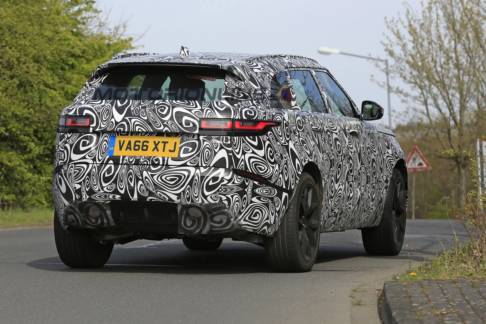 Range Rover Velar SVR - Foto spia 27-04-2017 - 18