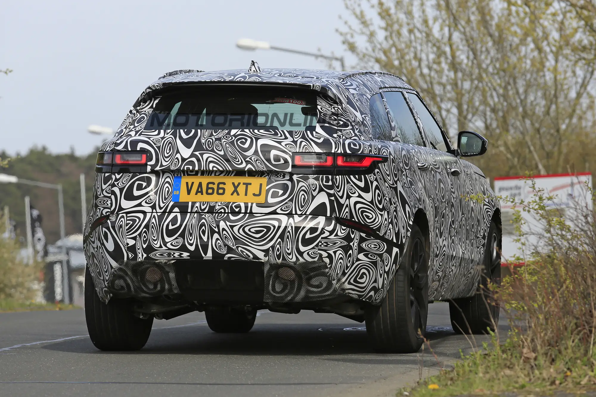 Range Rover Velar SVR - Foto spia 27-04-2017 - 19