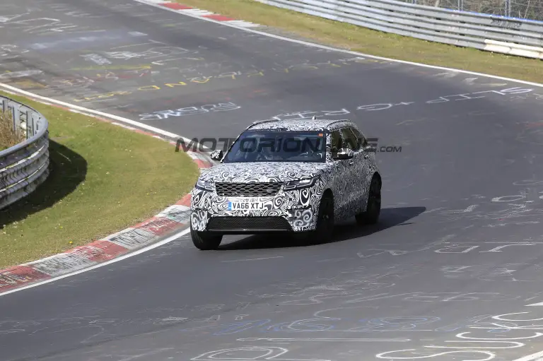 Range Rover Velar SVR - Foto spia 27-04-2017 - 2