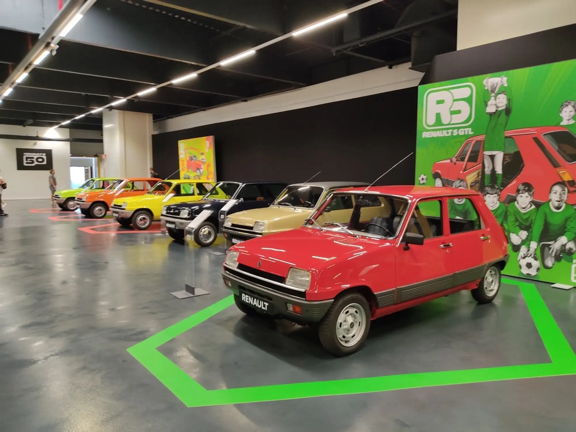 Renault 5 - 50 anni - Flins - 21