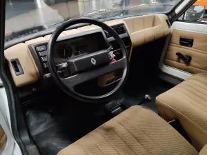 Renault 5 - 50 anni - Flins - 22